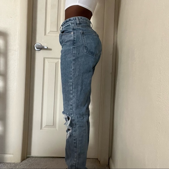 PrettyLittleThing Ripped Straight Leg Jeans - Picture 3 of 10